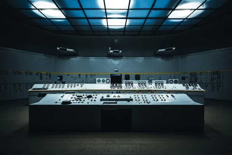 AIエージェント制御リスクと企業導入の判断基準——DeepSeekの警告が示す本質