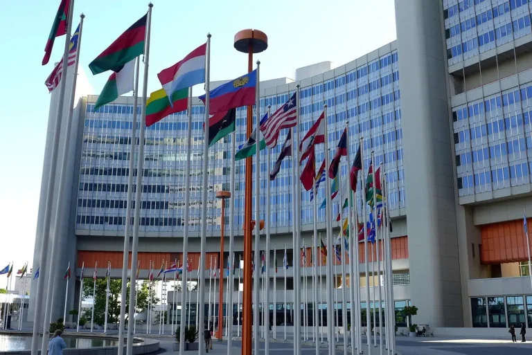外交発信のAI誤解防止・翻訳チェック：靖国報道が示す実務フロー