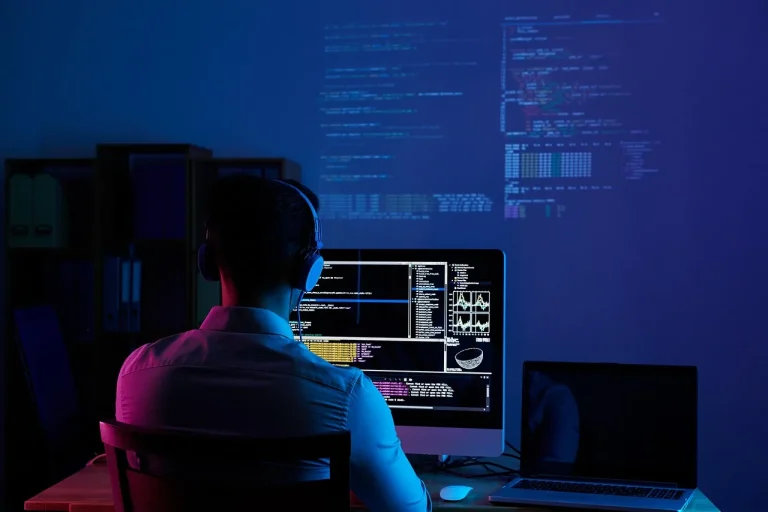 Claude Code コードレビュー 使い方──正式提供開始で変わる開発現場の実務