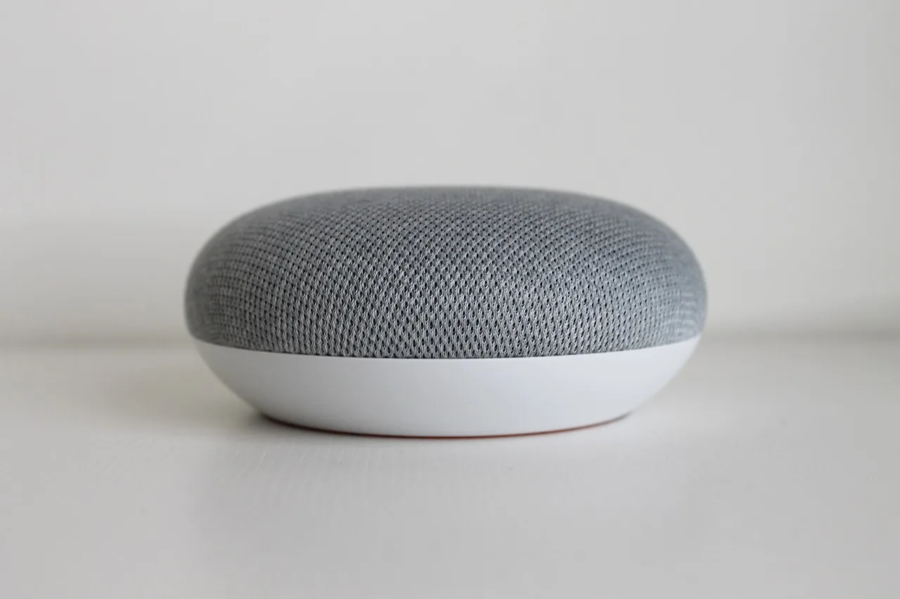 音声AIエージェント最新動向：ElevenLabs「Eleven v4 Turbo」が日本企業に問う導入判断の転換点